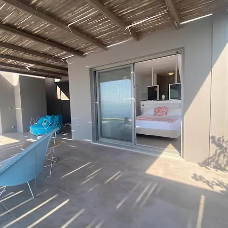 Villa Oneiro Exclusive Escape With Private Pontoon & Luxe Amenities ヴィラ Évyiros