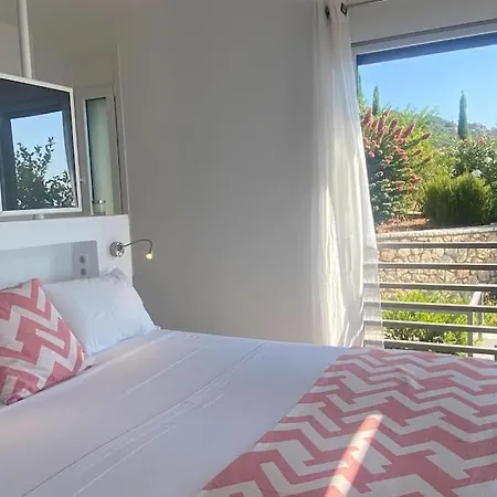 ヴィラ Villa Oneiro Exclusive Escape With Private Pontoon & Luxe Amenities *