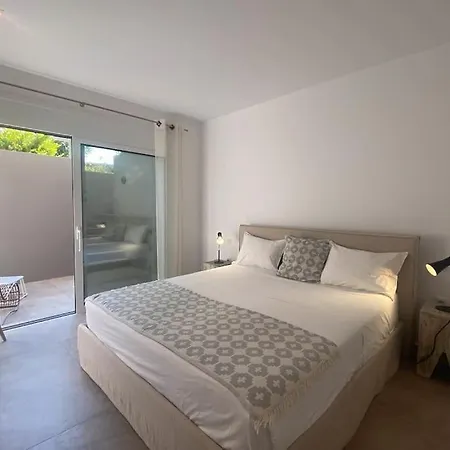 Dreamscape Oneiro - Your Gateway To Seaside Évyiros