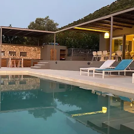 Villa Oneiro Exclusive Escape With Private Pontoon & Luxe Amenities ヴィラ
