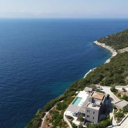 ヴィラ Villa Oneiro Exclusive Escape With Private Pontoon & Luxe Amenities Évyiros