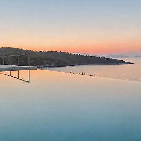 Villa Oneiro Exclusive Escape With Private Pontoon & Luxe Amenities * Évyiros