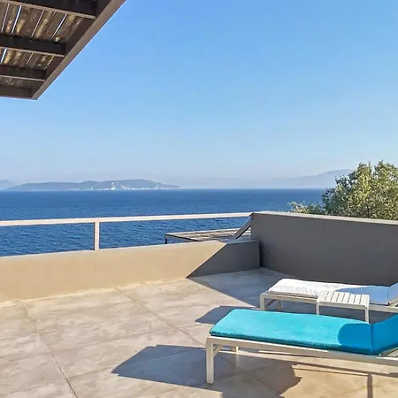 Villa Oneiro Exclusive Escape With Private Pontoon & Luxe Amenities ヴィラ