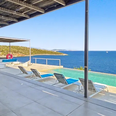 ヴィラ Villa Oneiro Exclusive Escape With Private Pontoon & Luxe Amenities