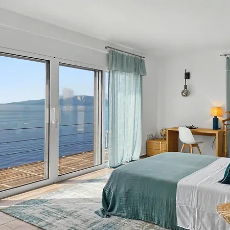 Villa Oneiro Exclusive Escape With Private Pontoon & Luxe Amenities Évyiros
