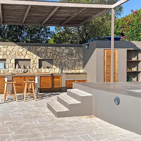 Villa Oneiro Exclusive Escape With Private Pontoon & Luxe Amenities