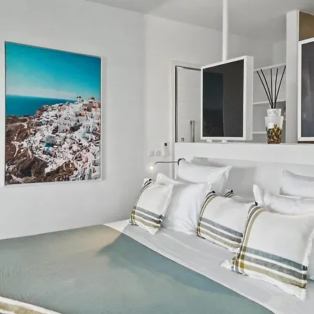 Villa Oneiro Exclusive Escape With Private Pontoon & Luxe Amenities Évyiros