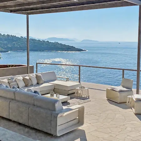 Villa Oneiro Exclusive Escape With Private Pontoon & Luxe Amenities * Évyiros