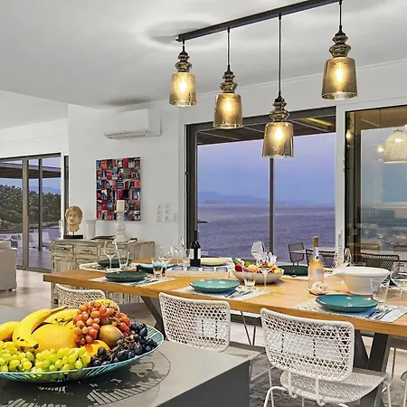 Villa Oneiro Exclusive Escape With Private Pontoon & Luxe Amenities Évyiros