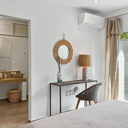 Villa Oneiro Exclusive Escape With Private Pontoon & Luxe Amenities ヴィラ Évyiros