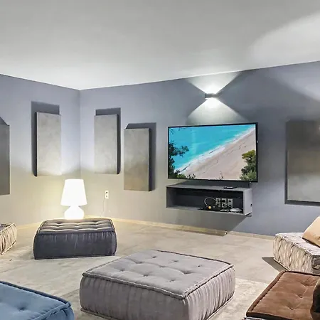 Villa Oneiro Exclusive Escape With Private Pontoon & Luxe Amenities Évyiros