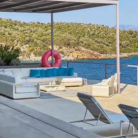 Villa Oneiro Exclusive Escape With Private Pontoon & Luxe Amenities