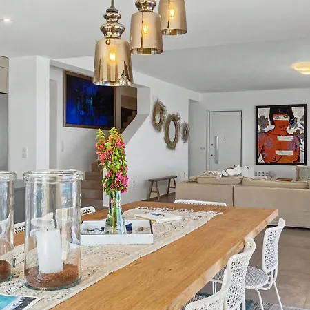Villa Oneiro Exclusive Escape With Private Pontoon & Luxe Amenities ヴィラ