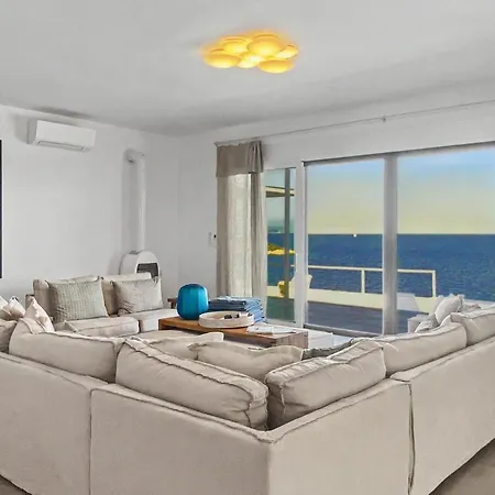 Villa Oneiro Exclusive Escape With Private Pontoon & Luxe Amenities *