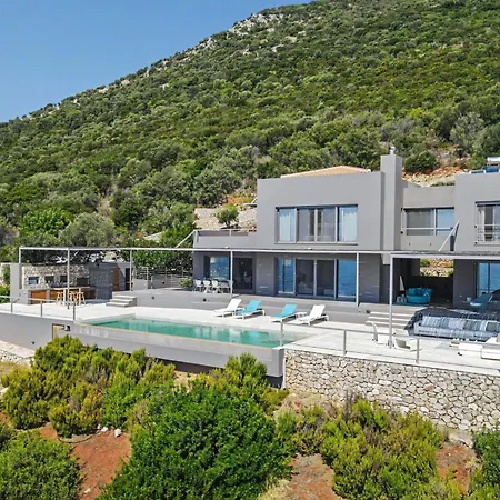 Villa Oneiro Exclusive Escape With Private Pontoon & Luxe Amenities ヴィラ