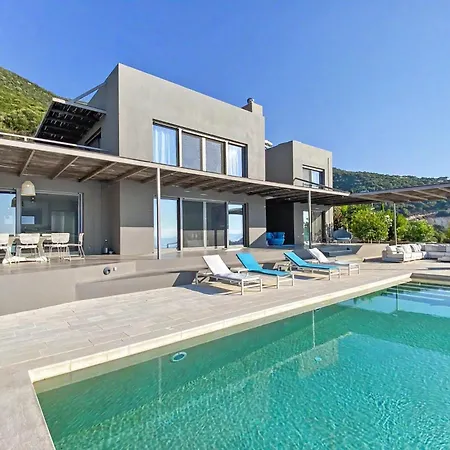 Villa Oneiro Exclusive Escape With Private Pontoon & Luxe Amenities