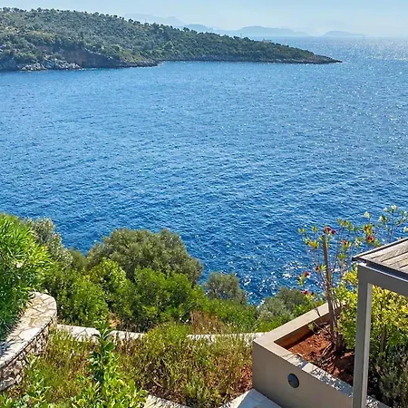 ヴィラ Villa Oneiro Exclusive Escape With Private Pontoon & Luxe Amenities Évyiros