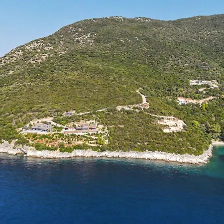 Villa Oneiro Exclusive Escape With Private Pontoon & Luxe Amenities Évyiros