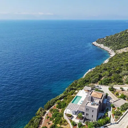 Villa Oneiro Exclusive Escape With Private Pontoon & Luxe Amenities * Évyiros