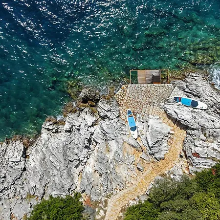 ヴィラ Villa Oneiro Exclusive Escape With Private Pontoon & Luxe Amenities *