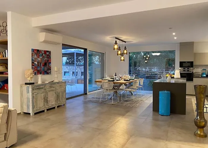 Dreamscape Oneiro - Your Gateway To Seaside