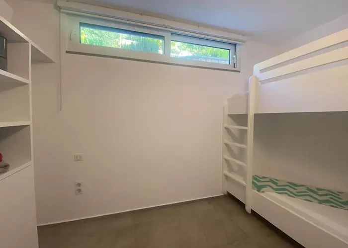 Dreamscape Oneiro - Your Gateway To Seaside Villa