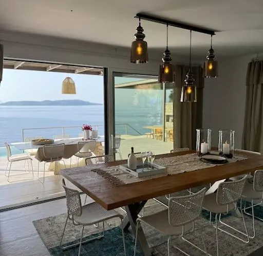 Dreamscape Oneiro - Your Gateway To Seaside Villa