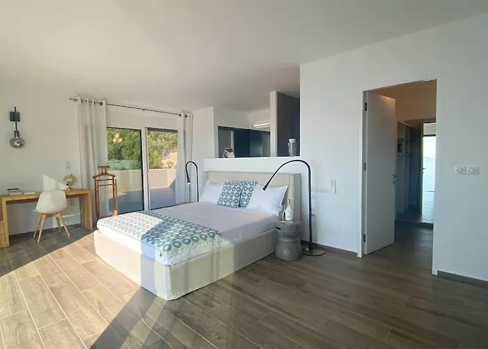 Dreamscape Oneiro - Your Gateway To Seaside