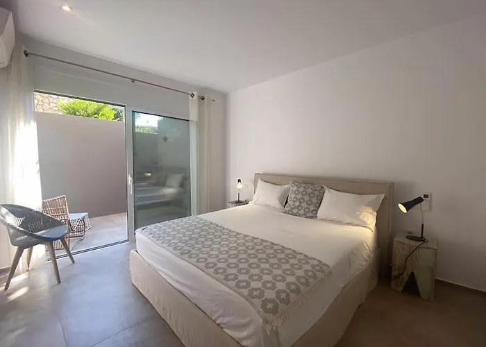 Dreamscape Oneiro - Your Gateway To Seaside Evgiros