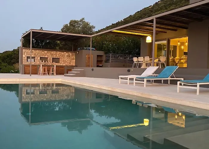 Dreamscape Oneiro - Your Gateway To Seaside Villa